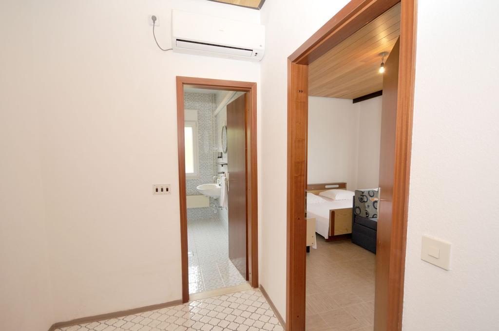 Apartments Marinko Trogir Quarto foto